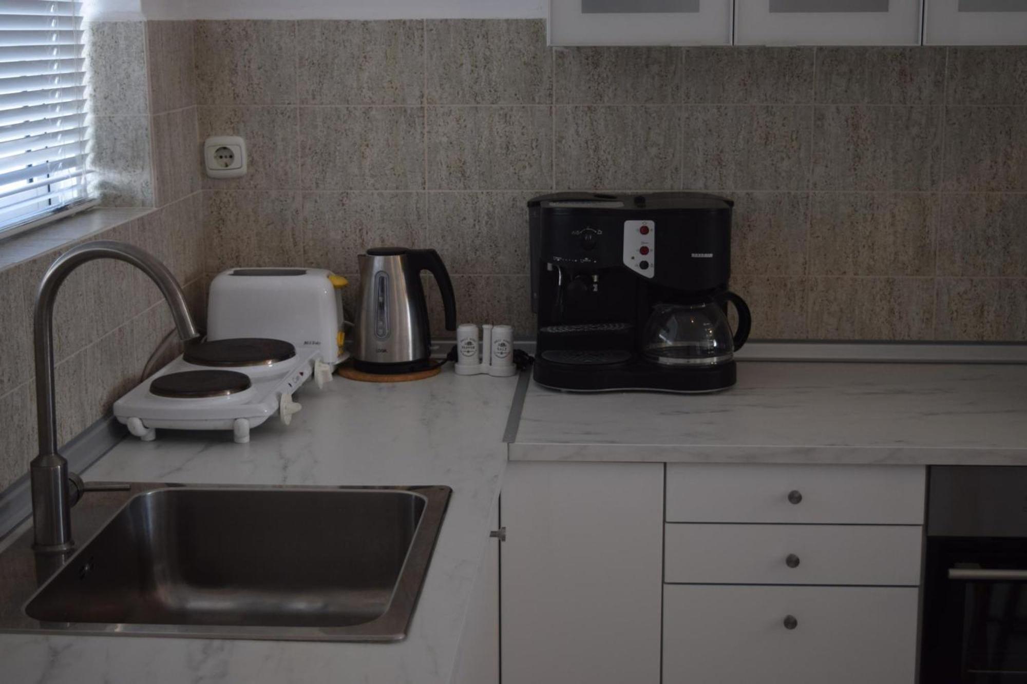 Lefteris Apartments In إياليسوس المظهر الخارجي الصورة