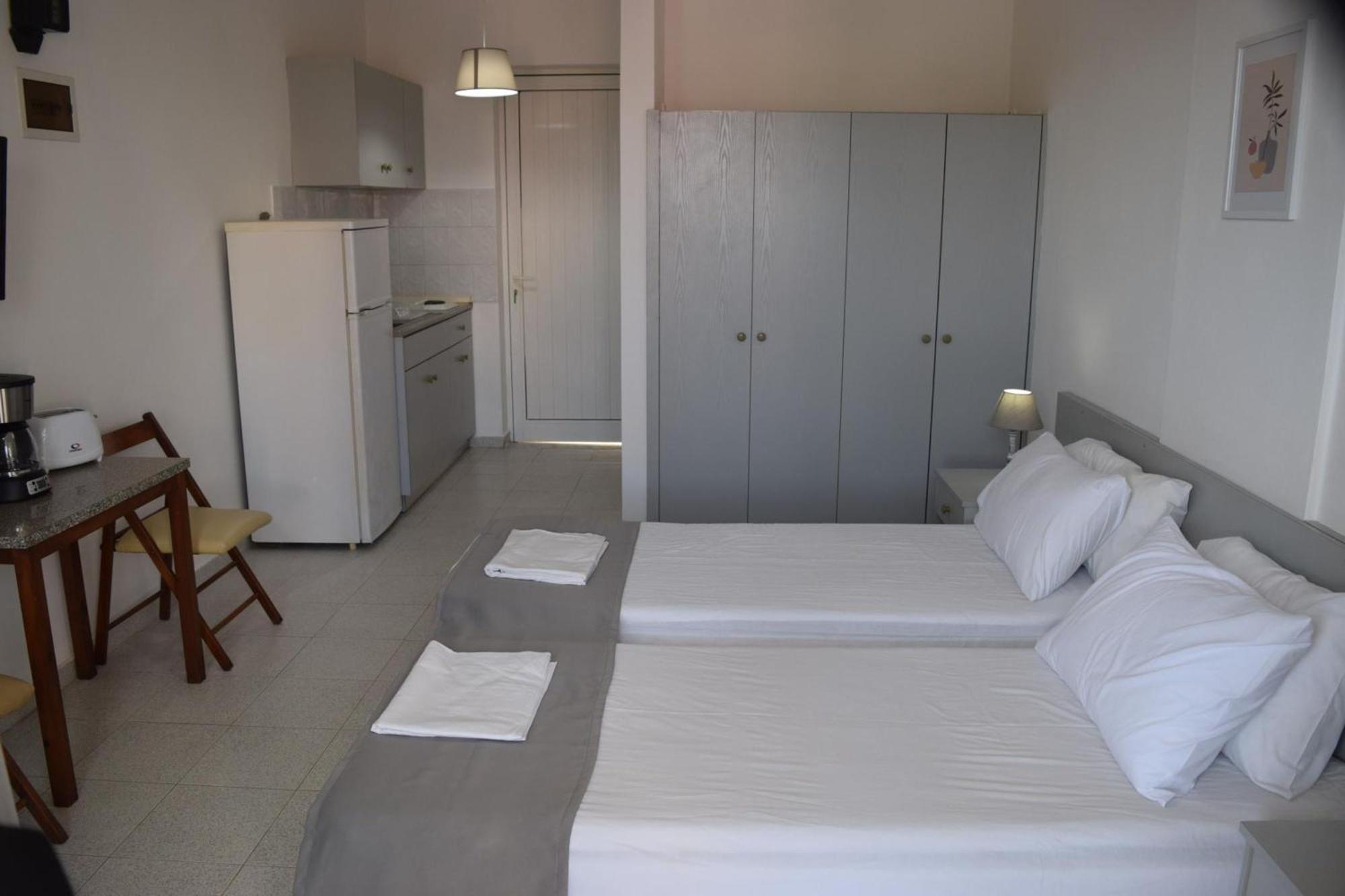 Lefteris Apartments In إياليسوس المظهر الخارجي الصورة
